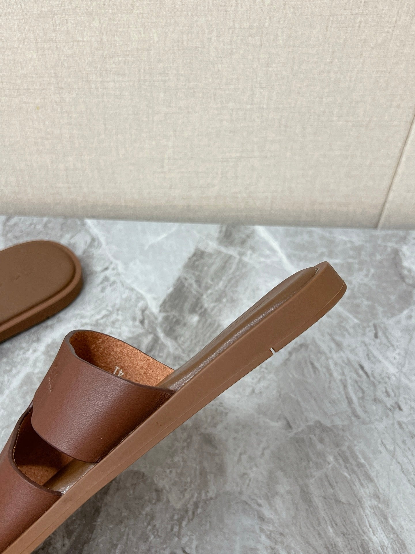 LP 26S CLASSIC H-CUT SLIDES IN BROWN CALFSKIN