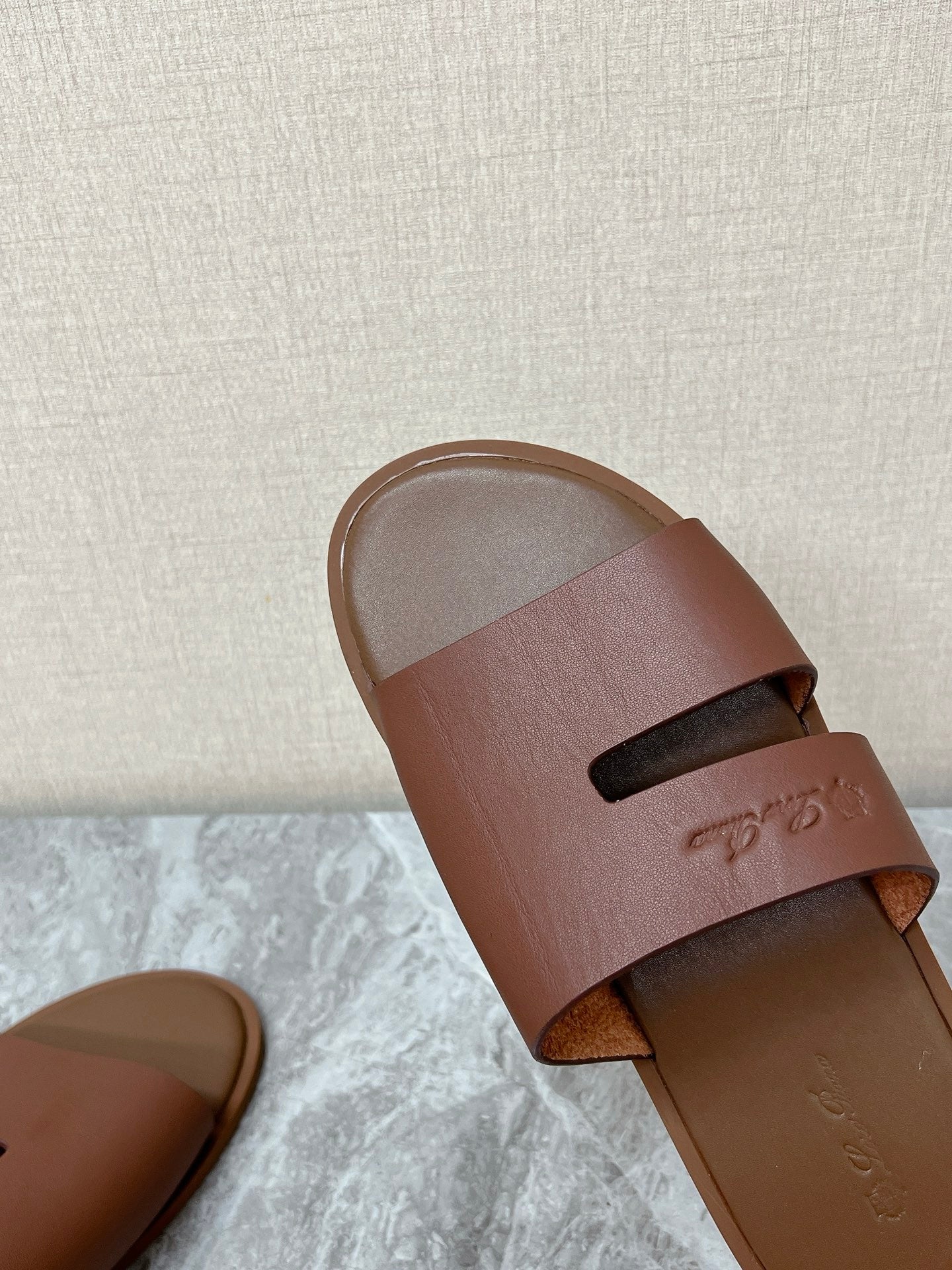 LP 26S CLASSIC H-CUT SLIDES IN BROWN CALFSKIN