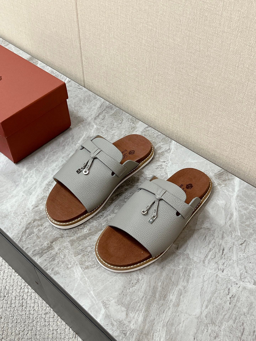 LP 26S LOCK CHARM SLIDES IN GREY CALFSKIN SILVER HARDWARE