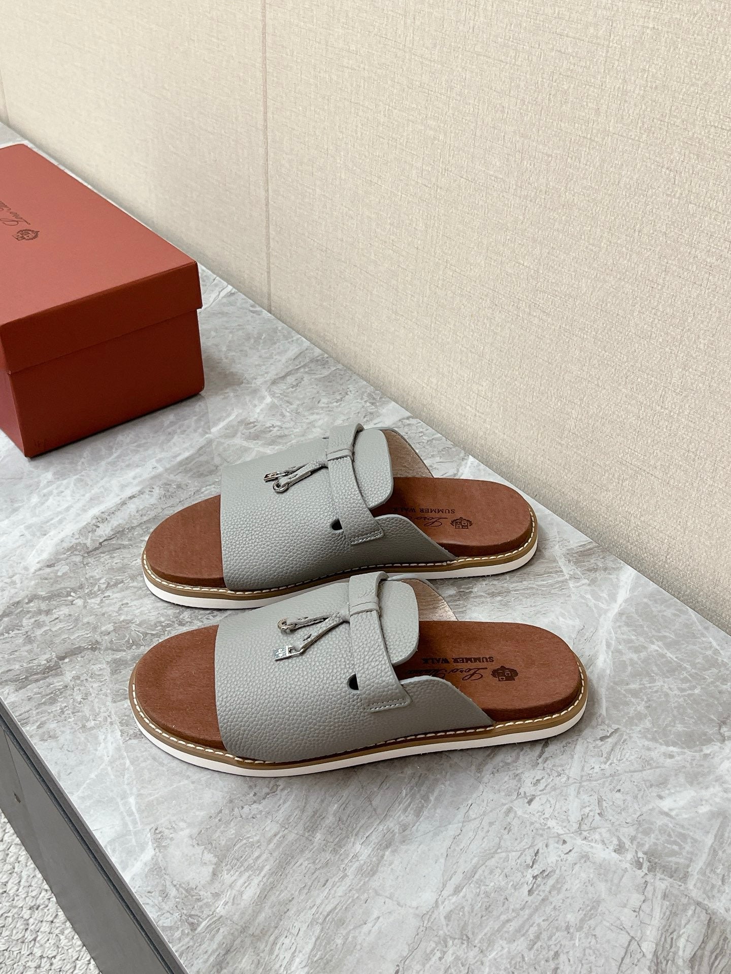 LP 26S LOCK CHARM SLIDES IN GREY CALFSKIN SILVER HARDWARE