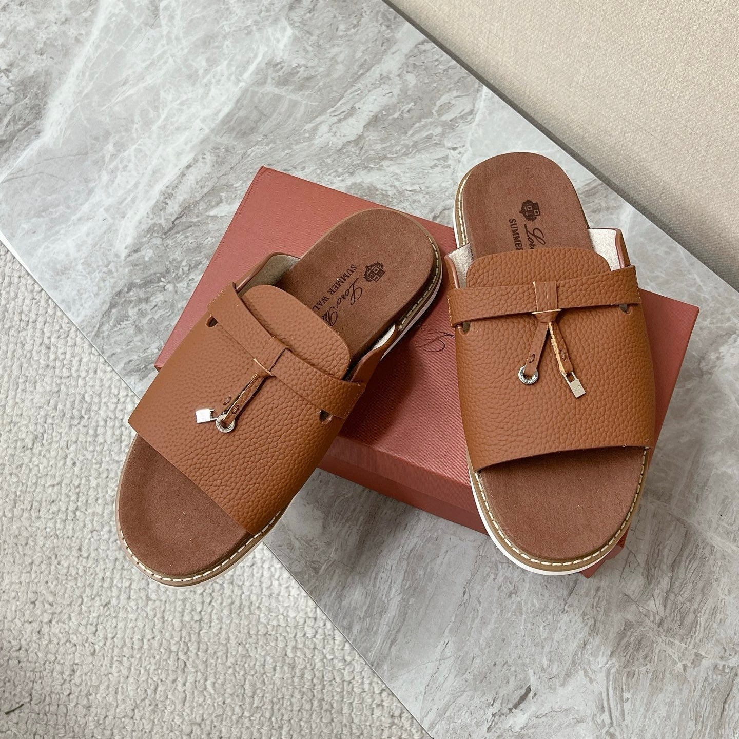LP 26S LOCK CHARM SLIDES IN CARAMEL BROWN CALFSKIN SILVER HARDWARE