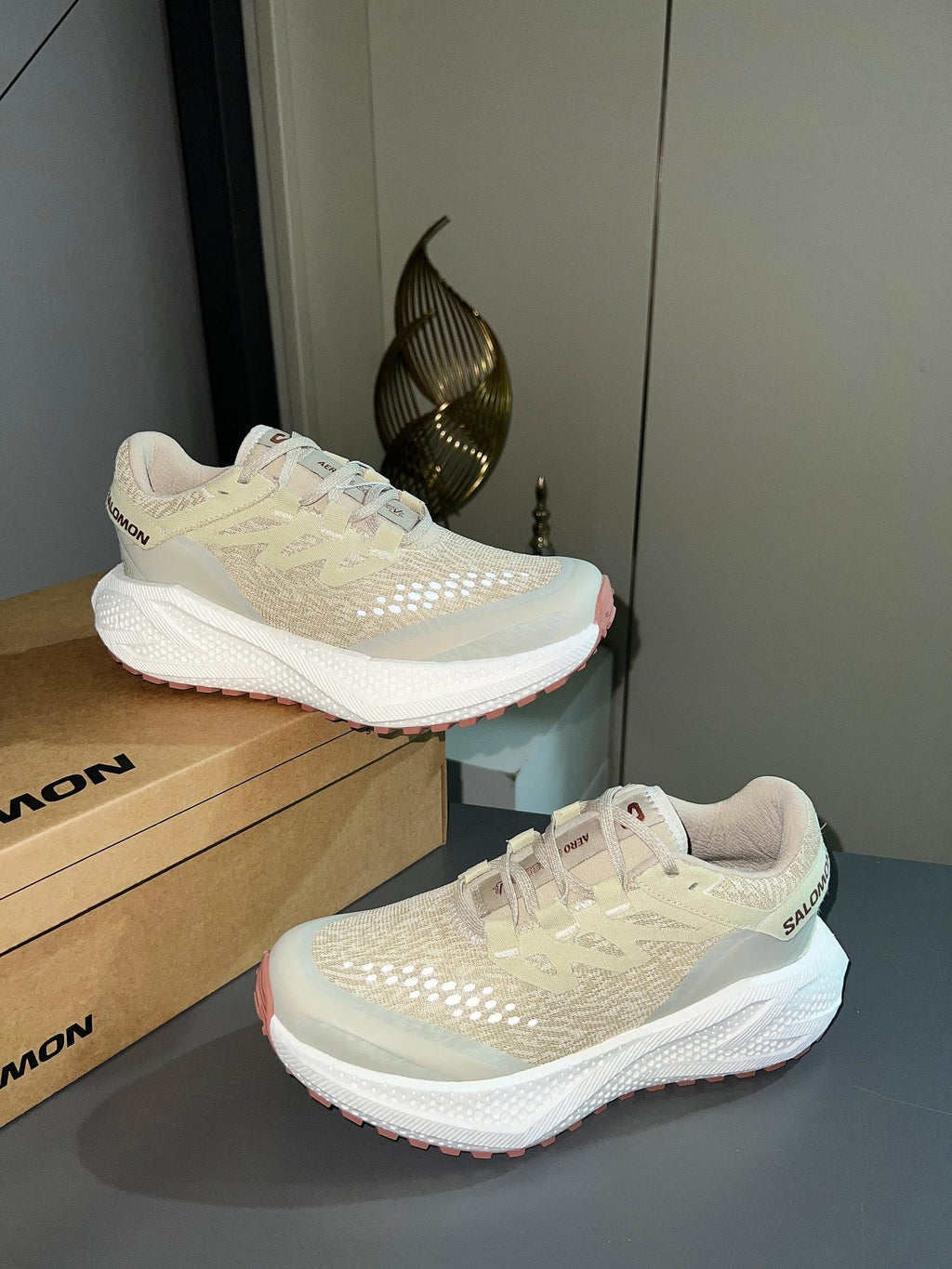 ALO 25S SALOMON ODYSSEY ELMT SNEAKER 45 MM IN ALMOND BEIGE FABRIC