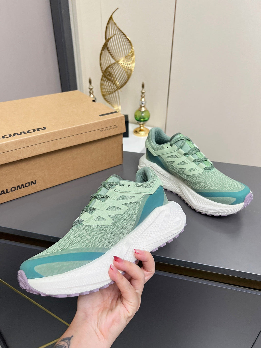 ALO 25S SALOMON ODYSSEY ELMT SNEAKER 45 MM IN PASTEL GREEN FABRIC