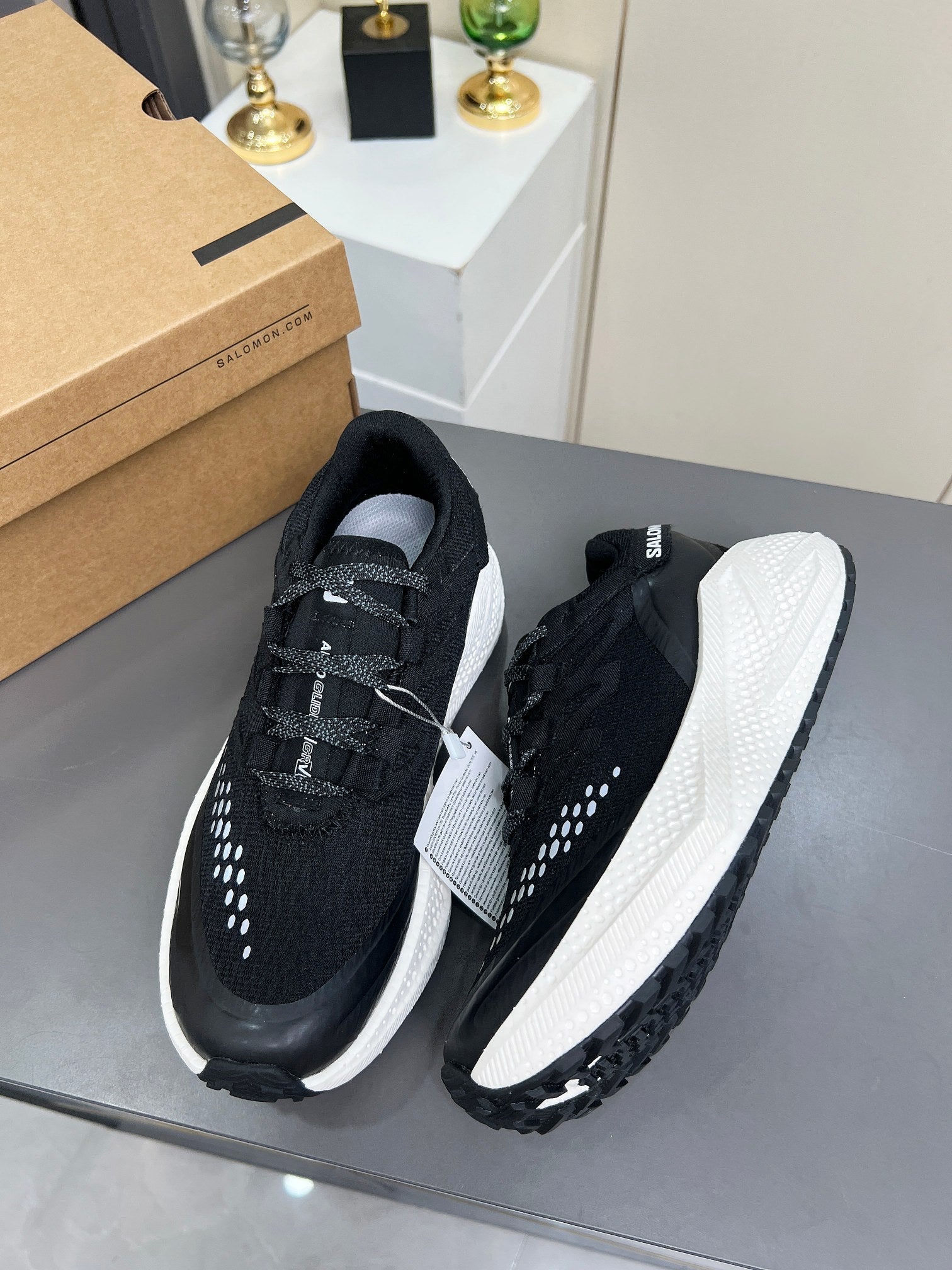 ALO 25S SALOMON ODYSSEY ELMT SNEAKER 45 MM IN BLACK FABRIC