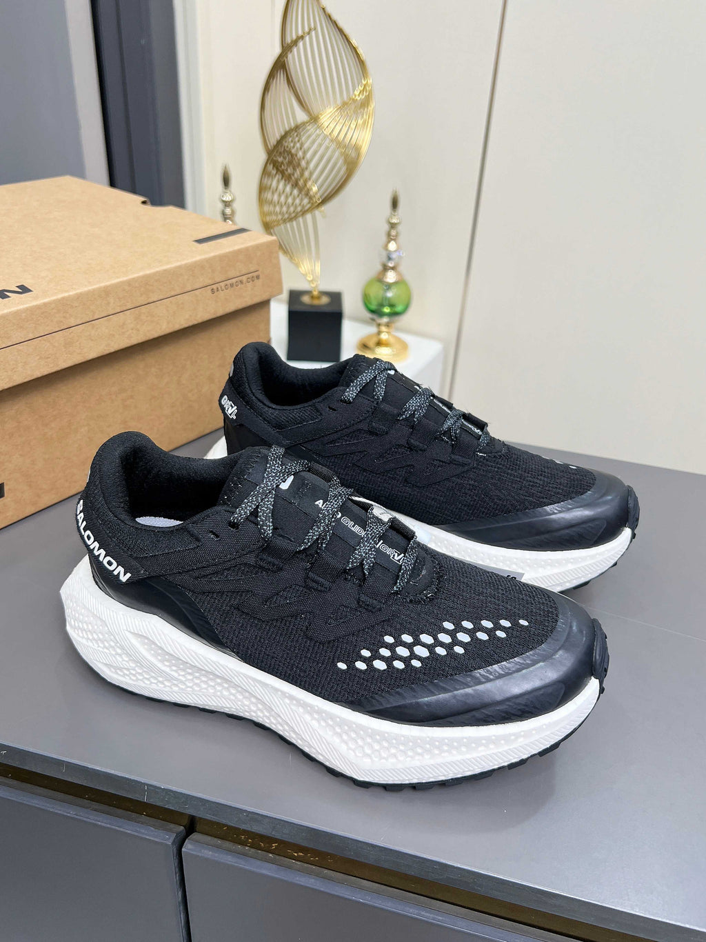 ALO 25S SALOMON ODYSSEY ELMT SNEAKER 45 MM IN BLACK FABRIC