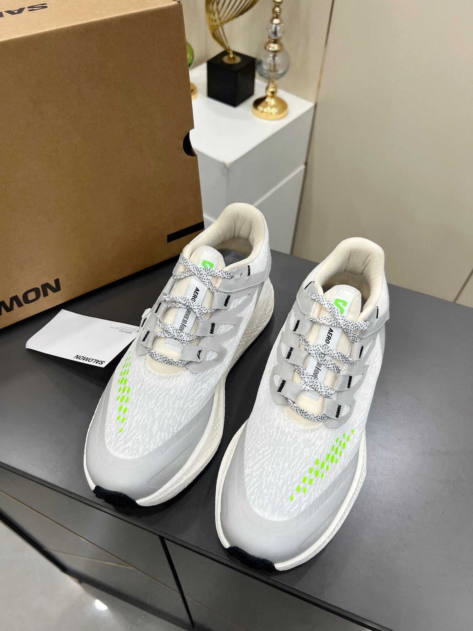 ALO 25S SALOMON ODYSSEY ELMT SNEAKER 45 MM IN WHITE AND GREY FABRIC