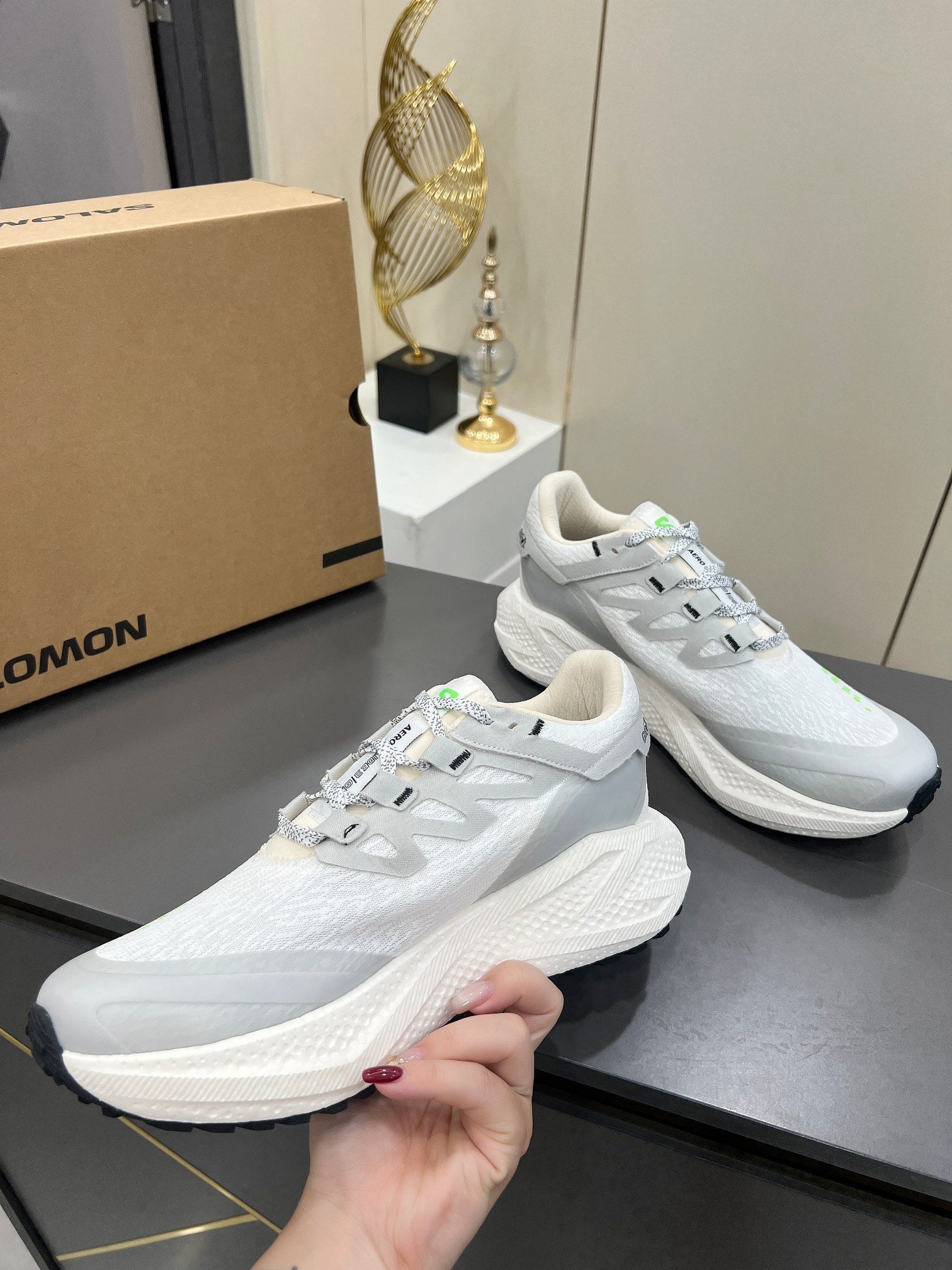 ALO 25S SALOMON ODYSSEY ELMT SNEAKER 45 MM IN WHITE AND GREY FABRIC