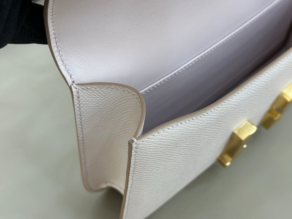 HM 25S CONSTANCE ELAN 24 CM IN ASH PINK-GREY EPSOM WITH GOLD HARDWARE