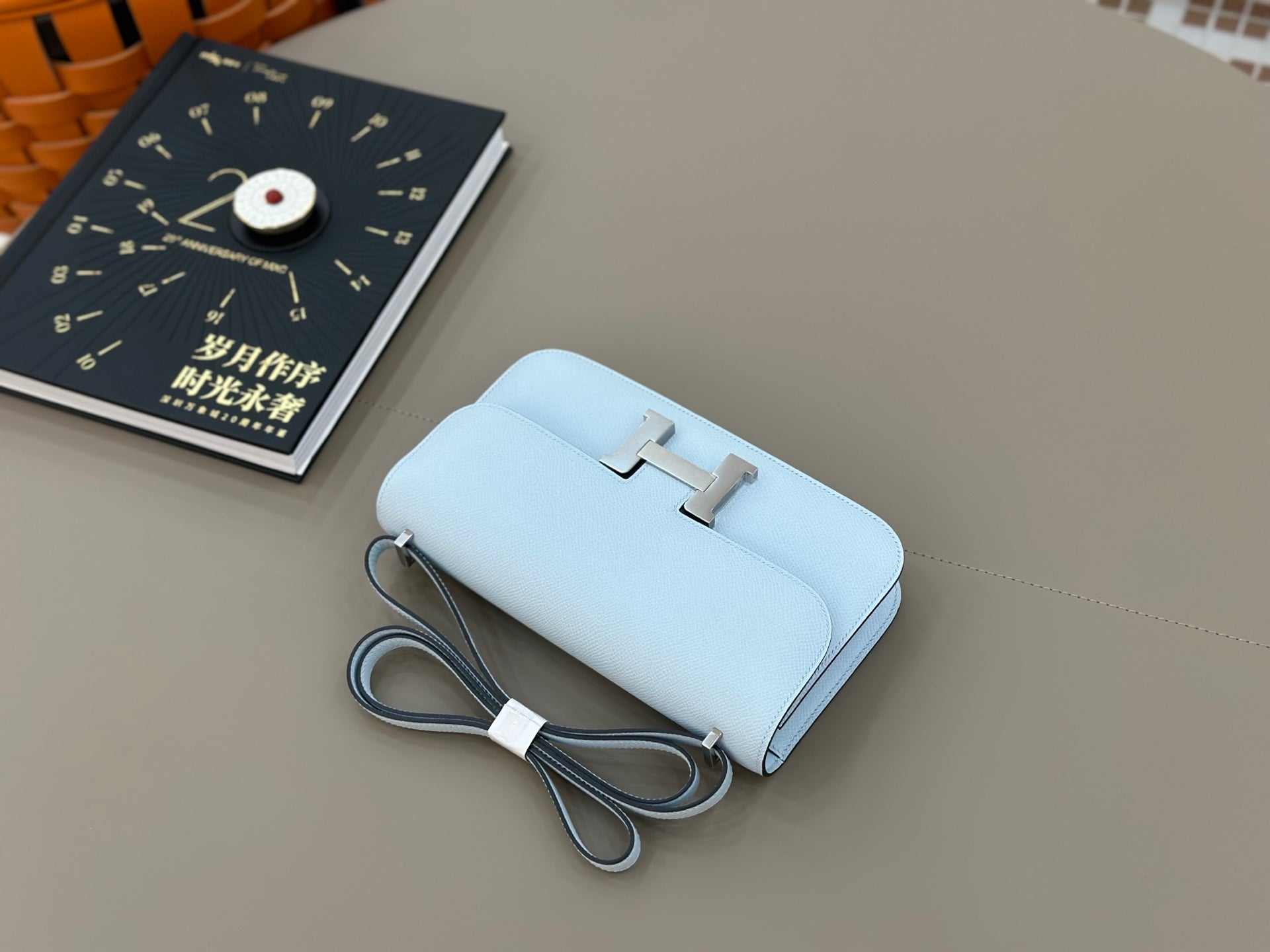 HM 25S CONSTANCE ELAN 24 CM IN SKY BLUE EPSOM WITH SILVER HARDWARE