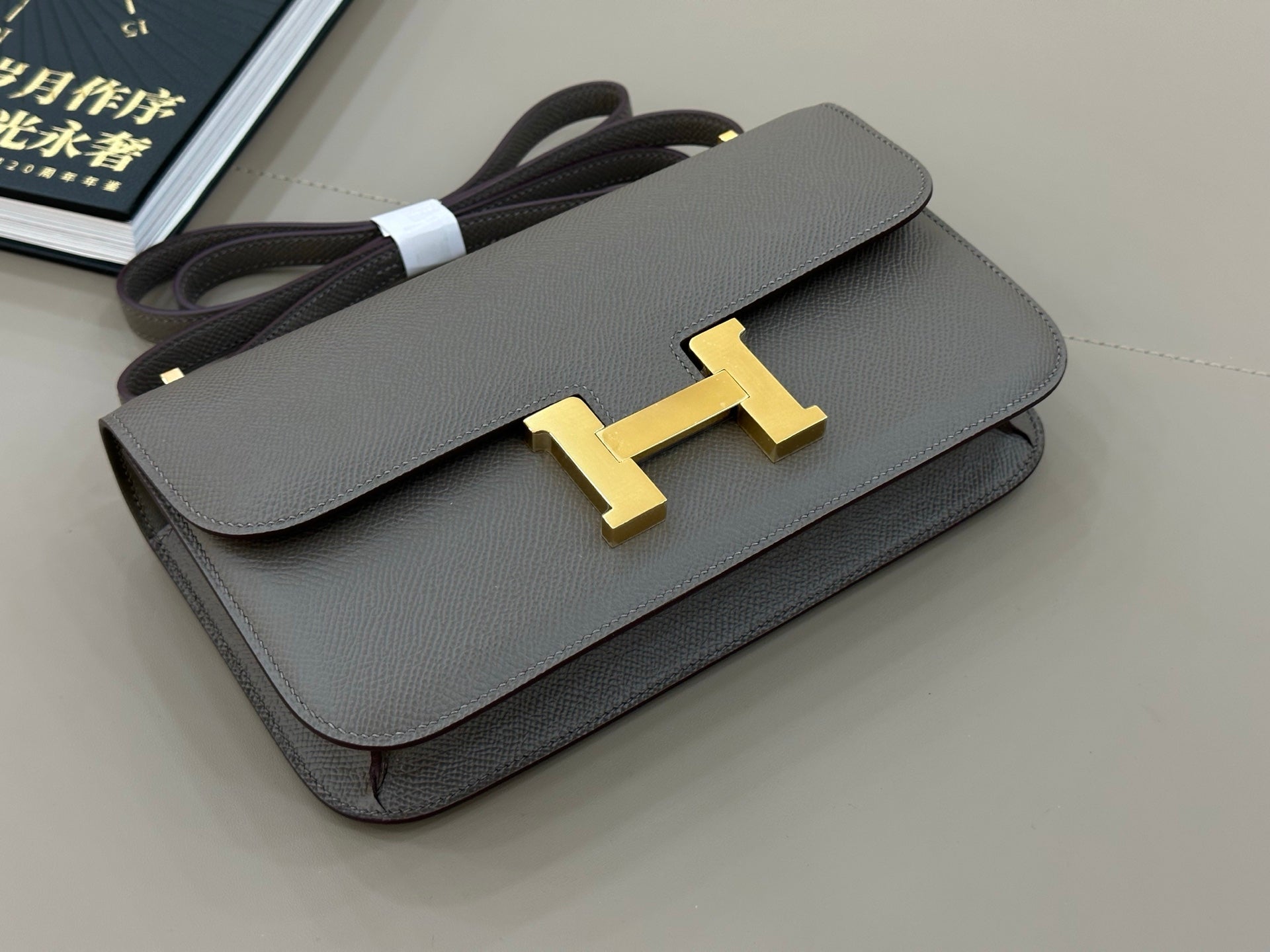 HM 25S CONSTANCE ELAN 24 CM IN DARK GREY EPSOM WITH GOLD HARDWARE