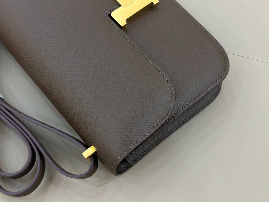 HM 25S CONSTANCE ELAN 24 CM IN DARK GREY BROWN EPSOM WITH GOLD HARDWARE