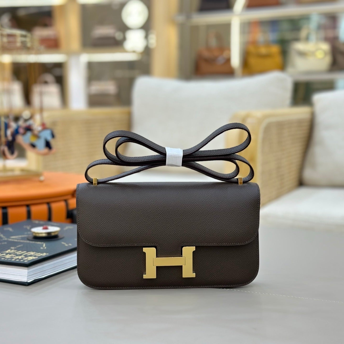 HM 25S CONSTANCE ELAN 24 CM IN DARK GREY BROWN EPSOM WITH GOLD HARDWARE