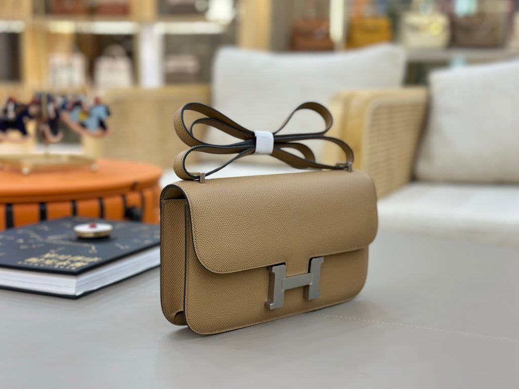 HM 25S CONSTANCE ELAN 24 CM IN LIGHT SADDLE BROWN EPSOM WITH SILVER HARDWARE