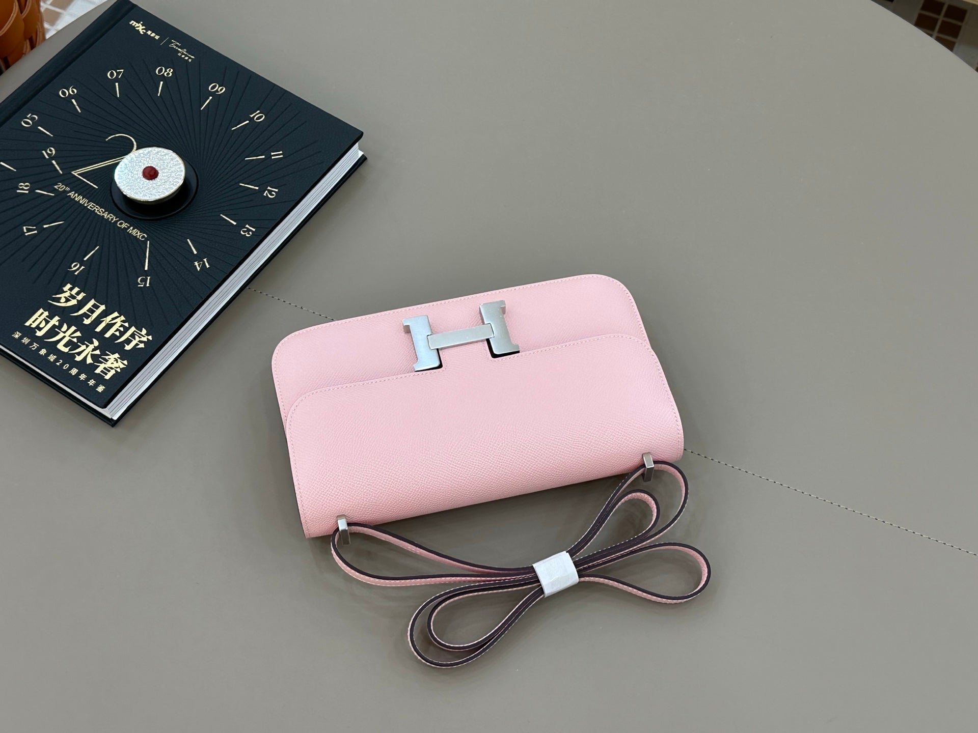 HM 25S CONSTANCE ELAN 24 CM IN LIGHT PINK EPSOM WITH SILVER HARDWARE