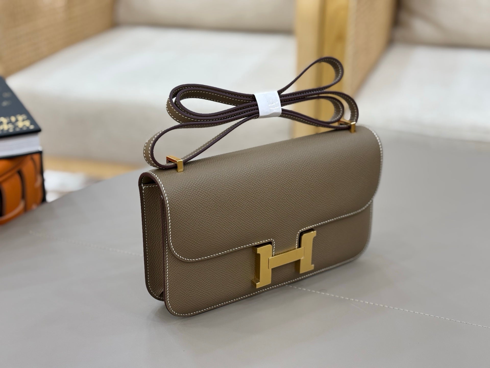 HM 25S CONSTANCE ELAN 24 CM IN TAUPE BROWN EPSOM WITH GOLD HARDWARE