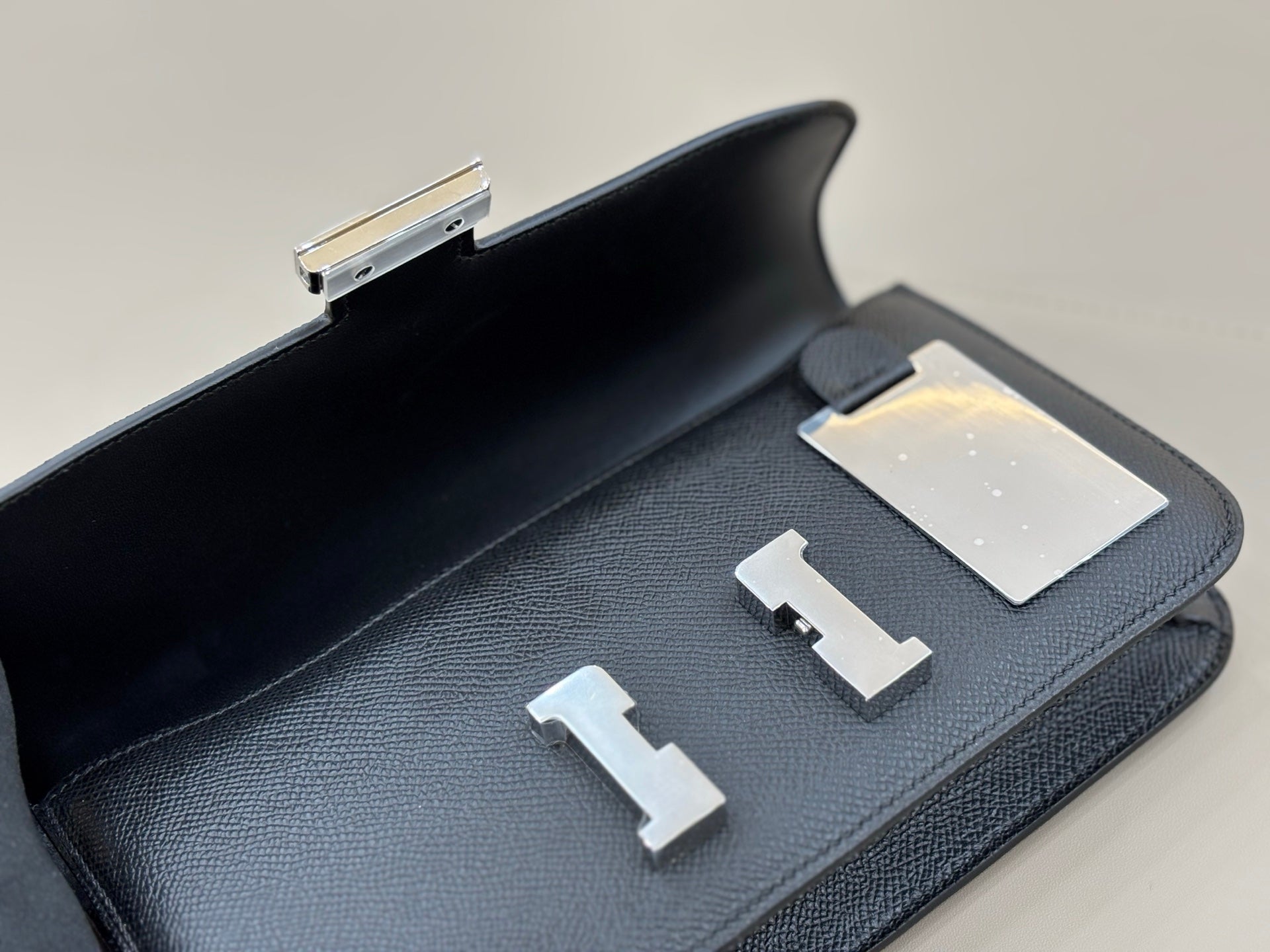 HM 25S CONSTANCE ELAN 24 CM IN BLACK EPSOM WITH SILVER HARDWARE
