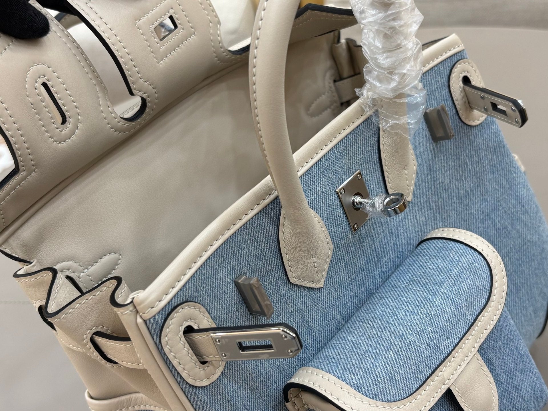 HM 25S BIRKIN CARGO 25 CM IN BLUE DENIM AND CREAM WHITE SWIFT WITH SILVER HARDWARE