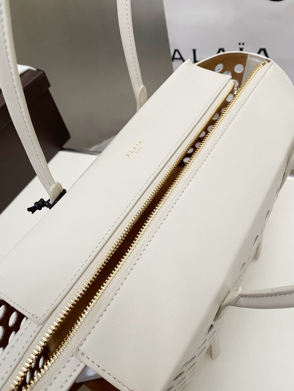 NEO MINA 32 BAG IN WHITE PERFORATED CALFSKIN