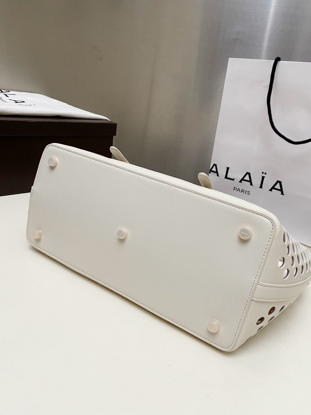 NEO MINA 32 BAG IN WHITE PERFORATED CALFSKIN