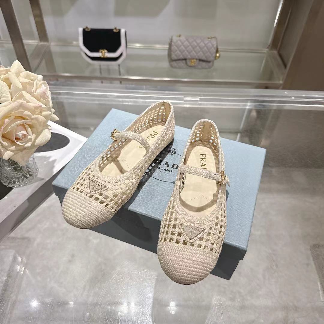 PRADA 26S LOGO PLAQUE MARY JANE FLATS IN CREAM WHITE WOVEN FIBER