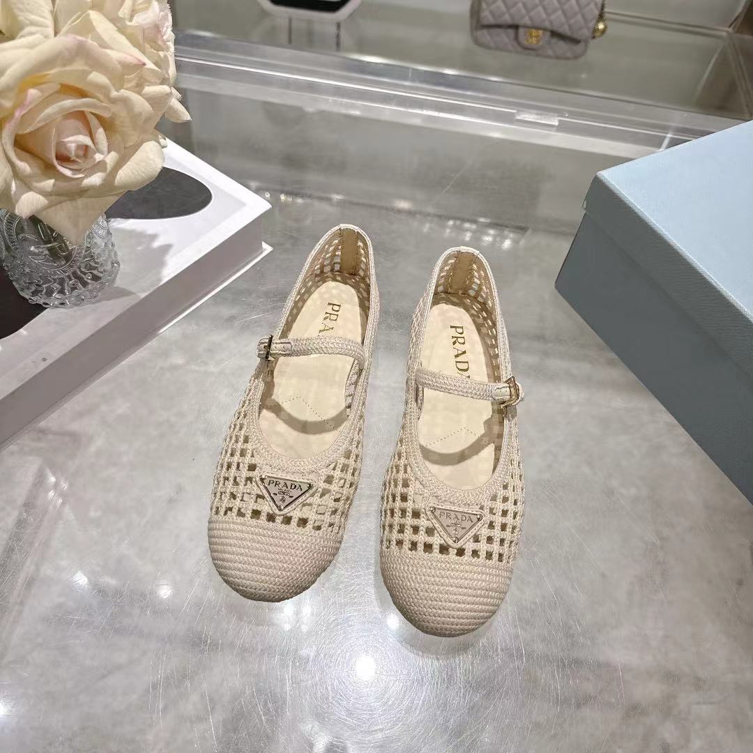 PRADA 26S LOGO PLAQUE MARY JANE FLATS IN CREAM WHITE WOVEN FIBER