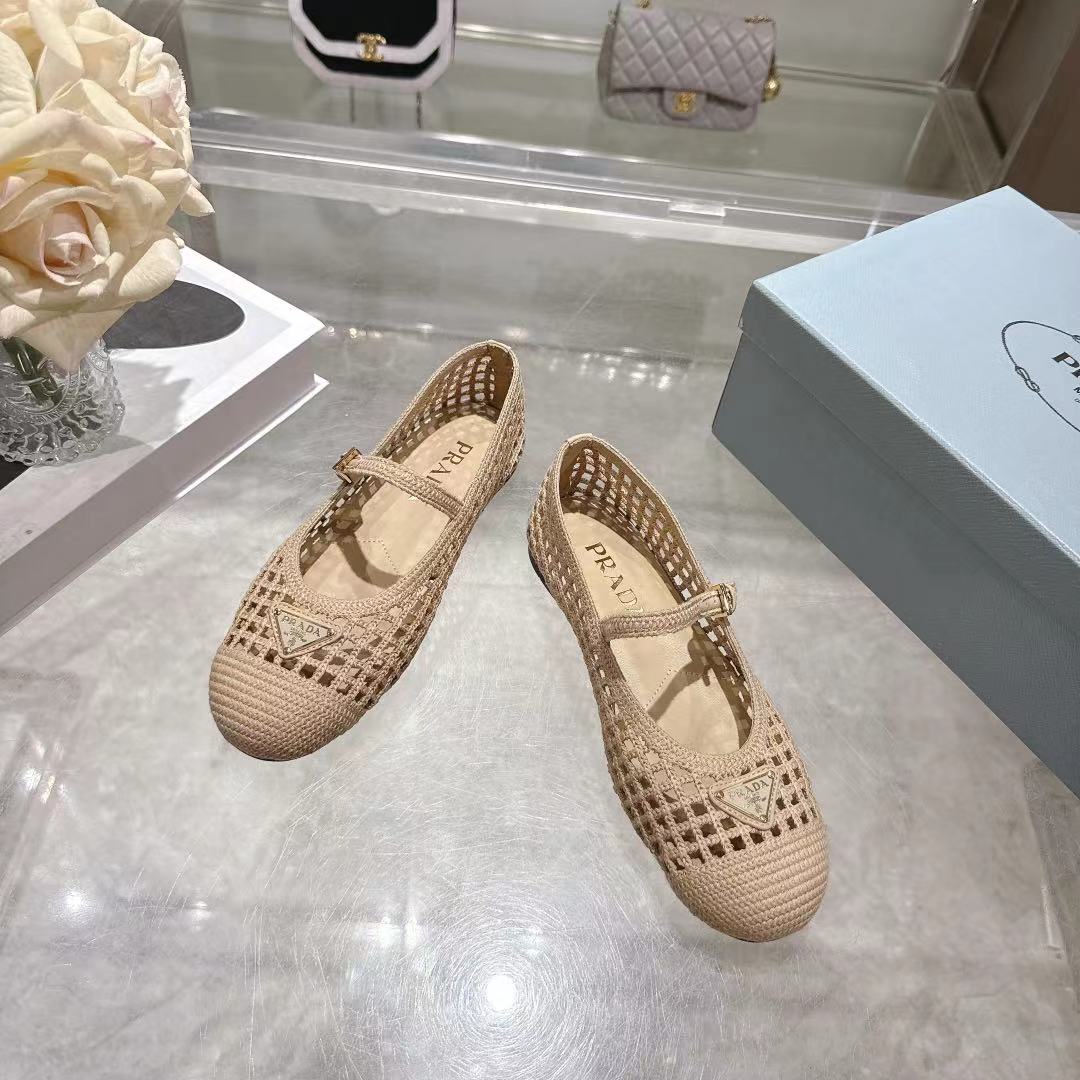 PRADA 26S LOGO PLAQUE MARY JANE FLATS IN NUDE BEIGE WOVEN FIBER