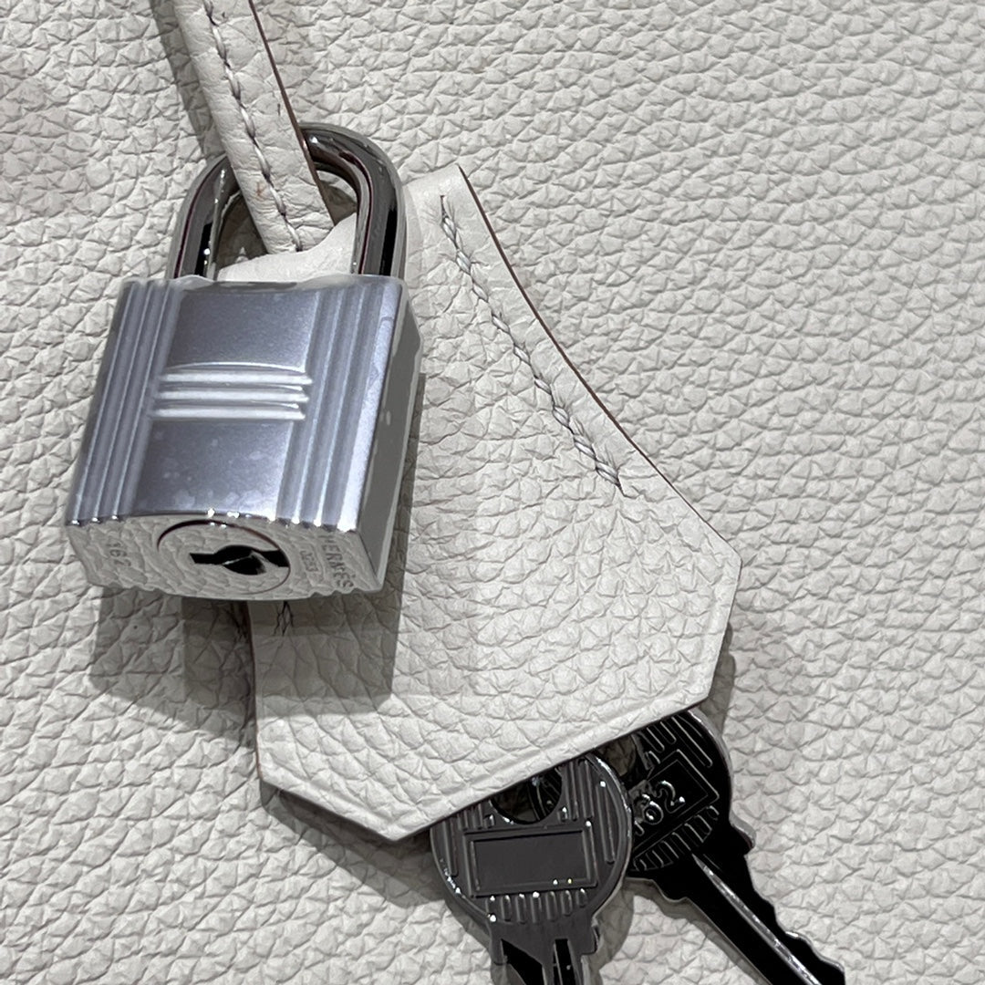 HM 25S BIRKIN 25 CM IN CREAM WHITE TOGO WITH KEY SILVER