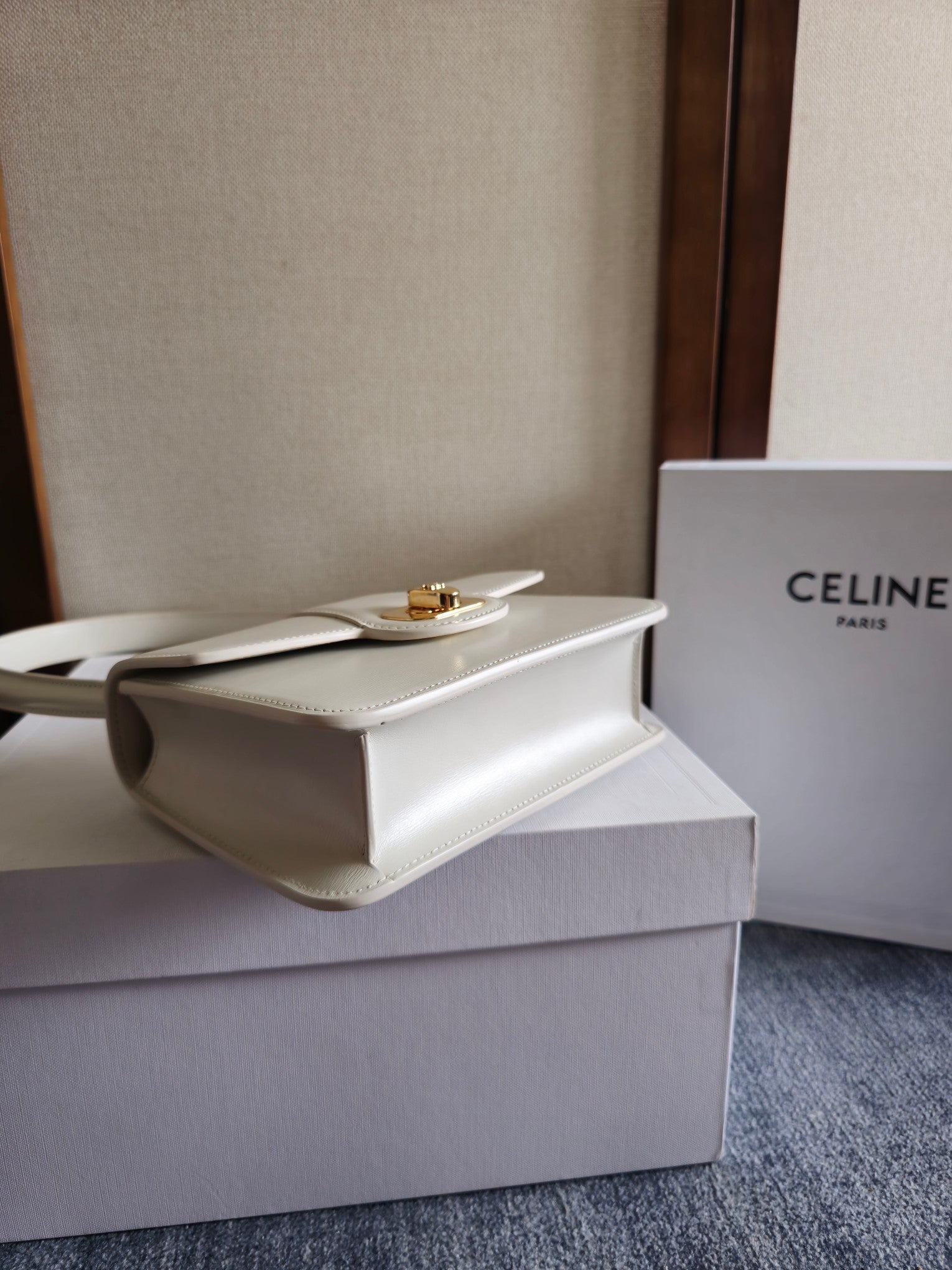 JOSEPHINE BAG 18.5 IN WHITE PATENT CALFSKIN