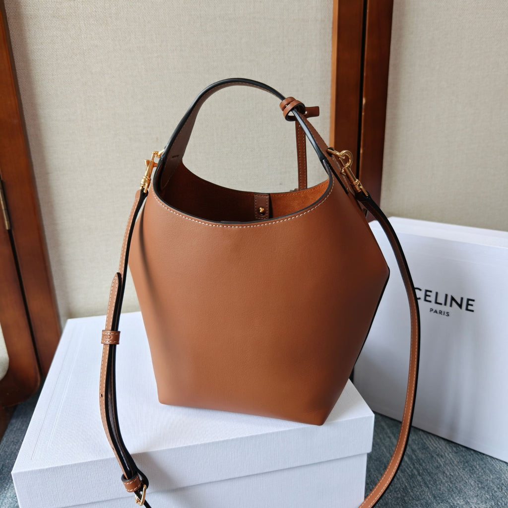 CELINE 26S HOBO BAG 31 IN BROWN CALFSKIN