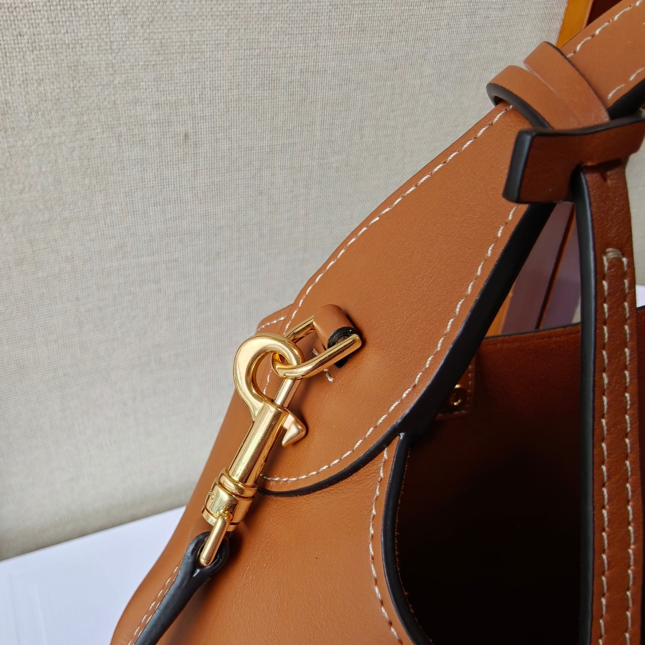 CELINE 26S HOBO BAG 31 IN BROWN CALFSKIN