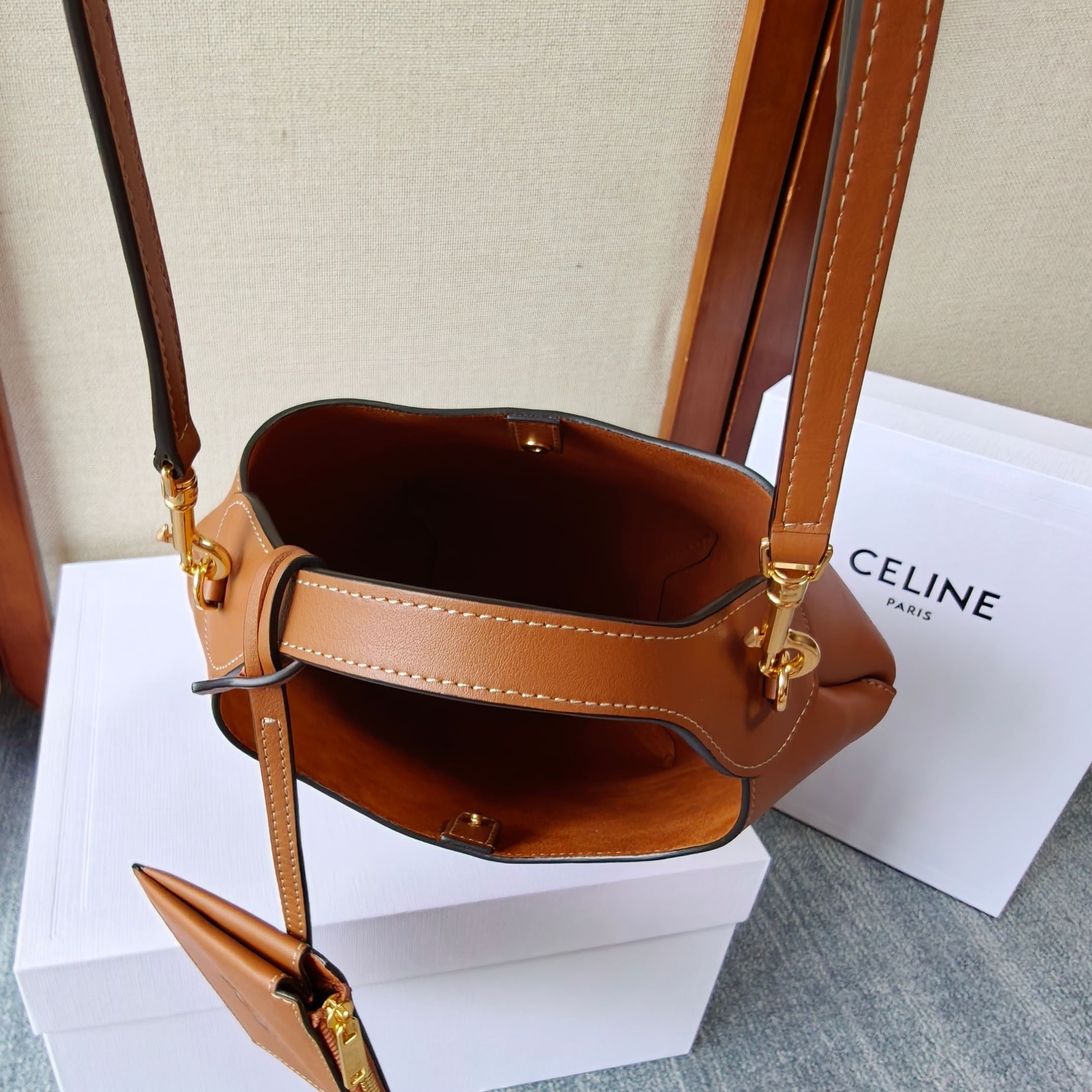 CELINE 26S HOBO BAG 31 IN BROWN CALFSKIN