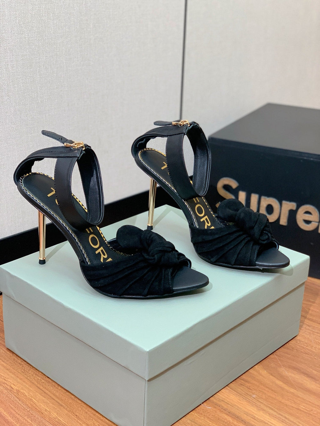 HIGH SANDAL 10 CM IN BLACK SUEDE