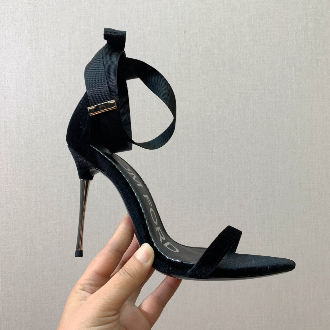 ANKLE SANDAL 10 CM IN BLACK VELVET AND SILK