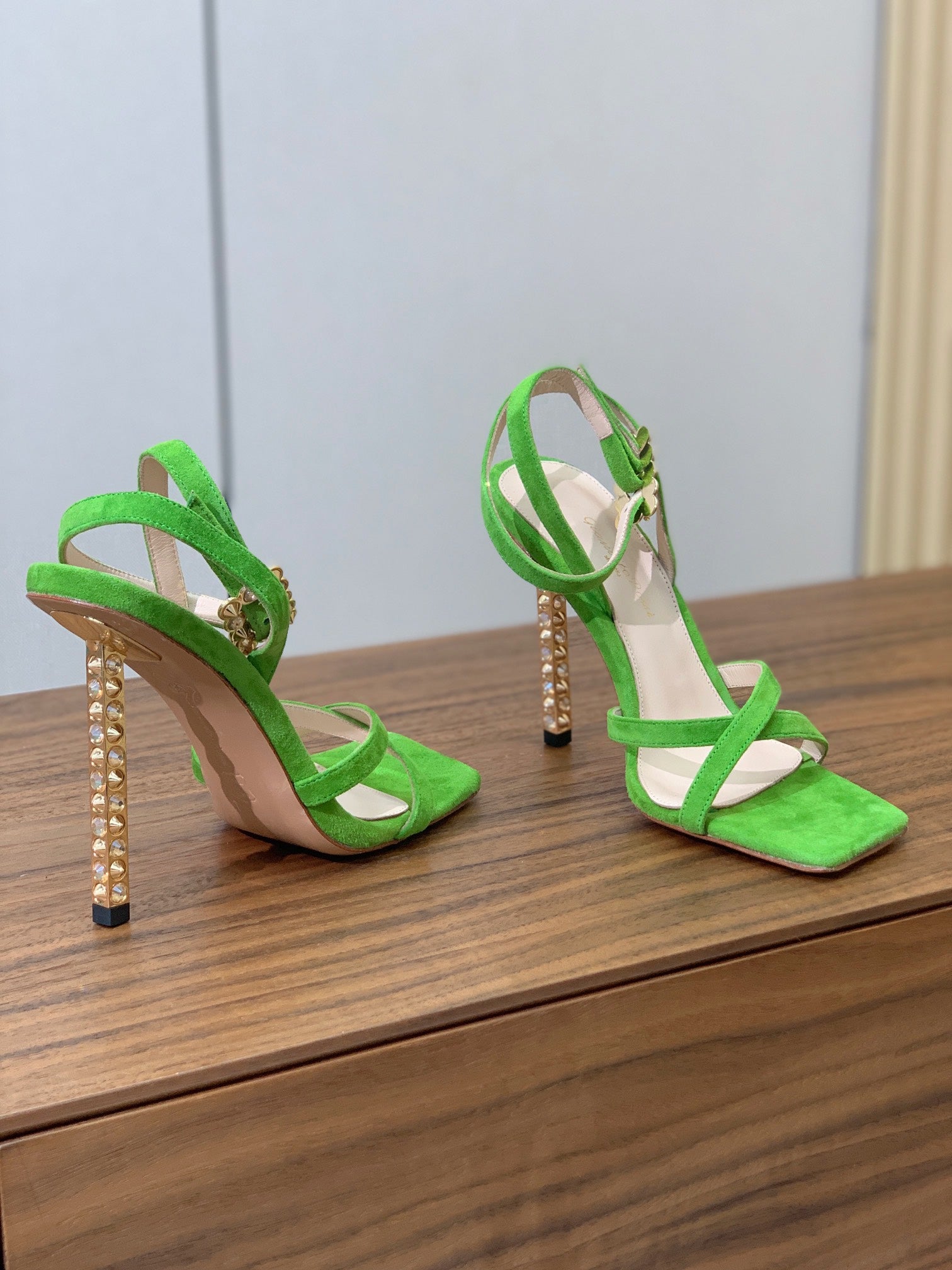 GIANVITO ROSSI 26S CRYSTAL HEELS 105 MM IN GREEN SUEDE