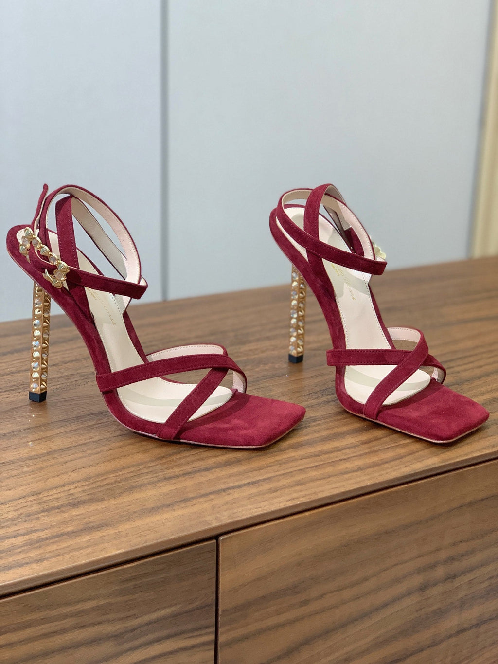 GIANVITO ROSSI 26S CRYSTAL HEELS 105 MM IN DARK RED SUEDE