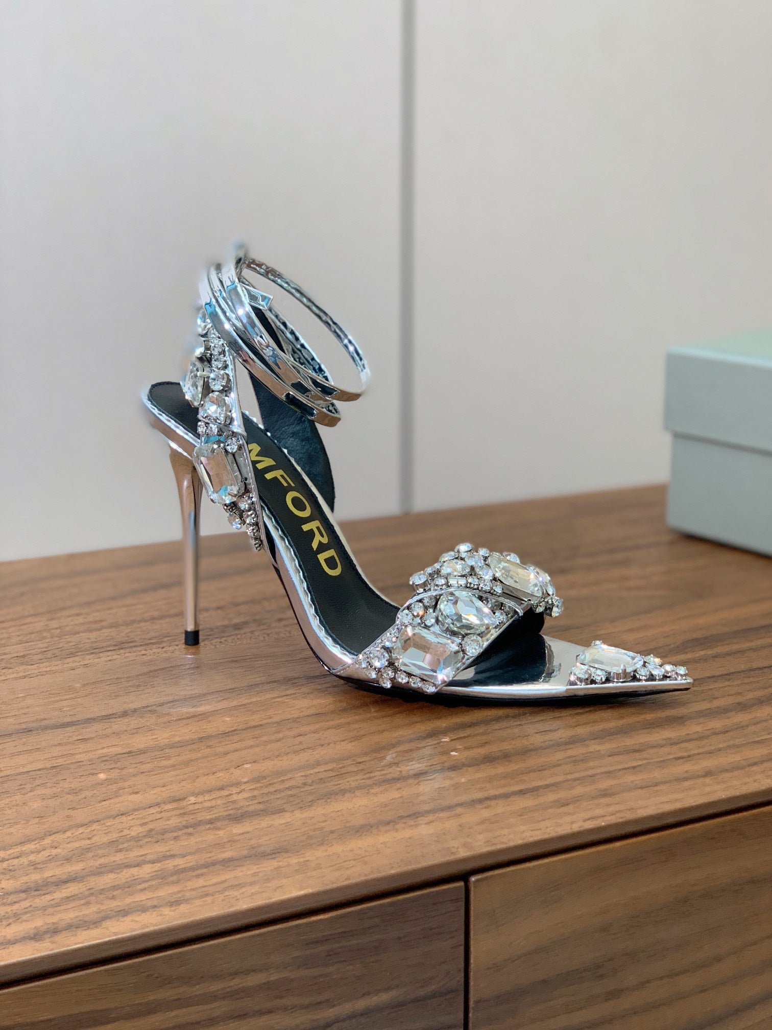 CRYSTAL HIGH HEELS IN SILVER ZP METALLIC PATENT LEATHER
