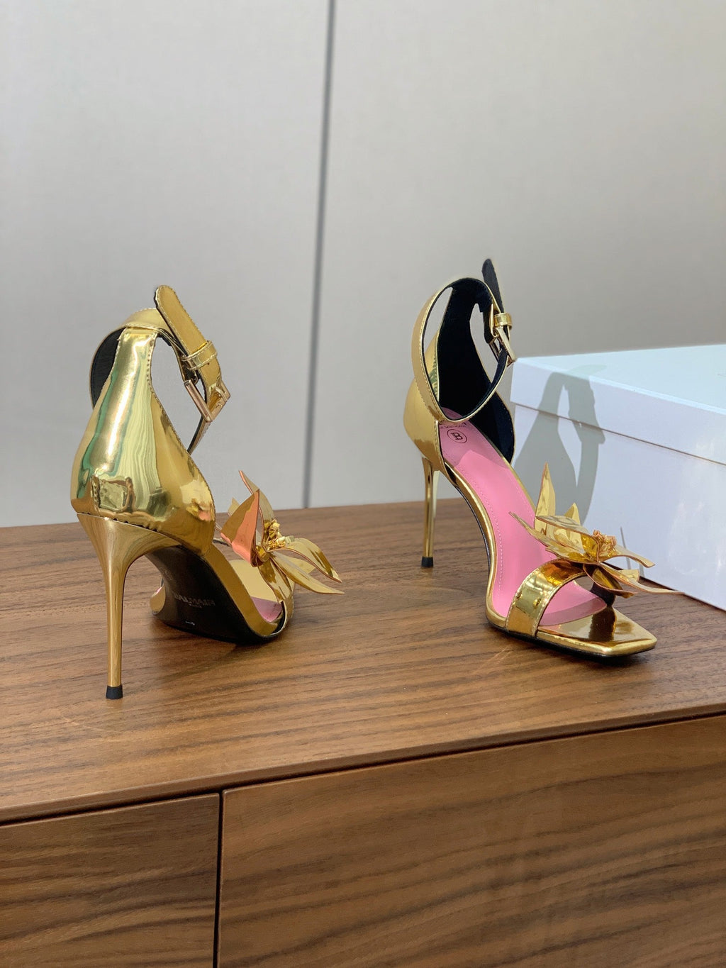 BALMAIN 25S RUBY GOLD HEELED SANDALS 95MM IN PATENT CALFSKIN