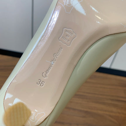 GIANVITO ROSSI 26S STILETTO PUMPS 95 MM IN BEIGE PATENT CALFSKIN