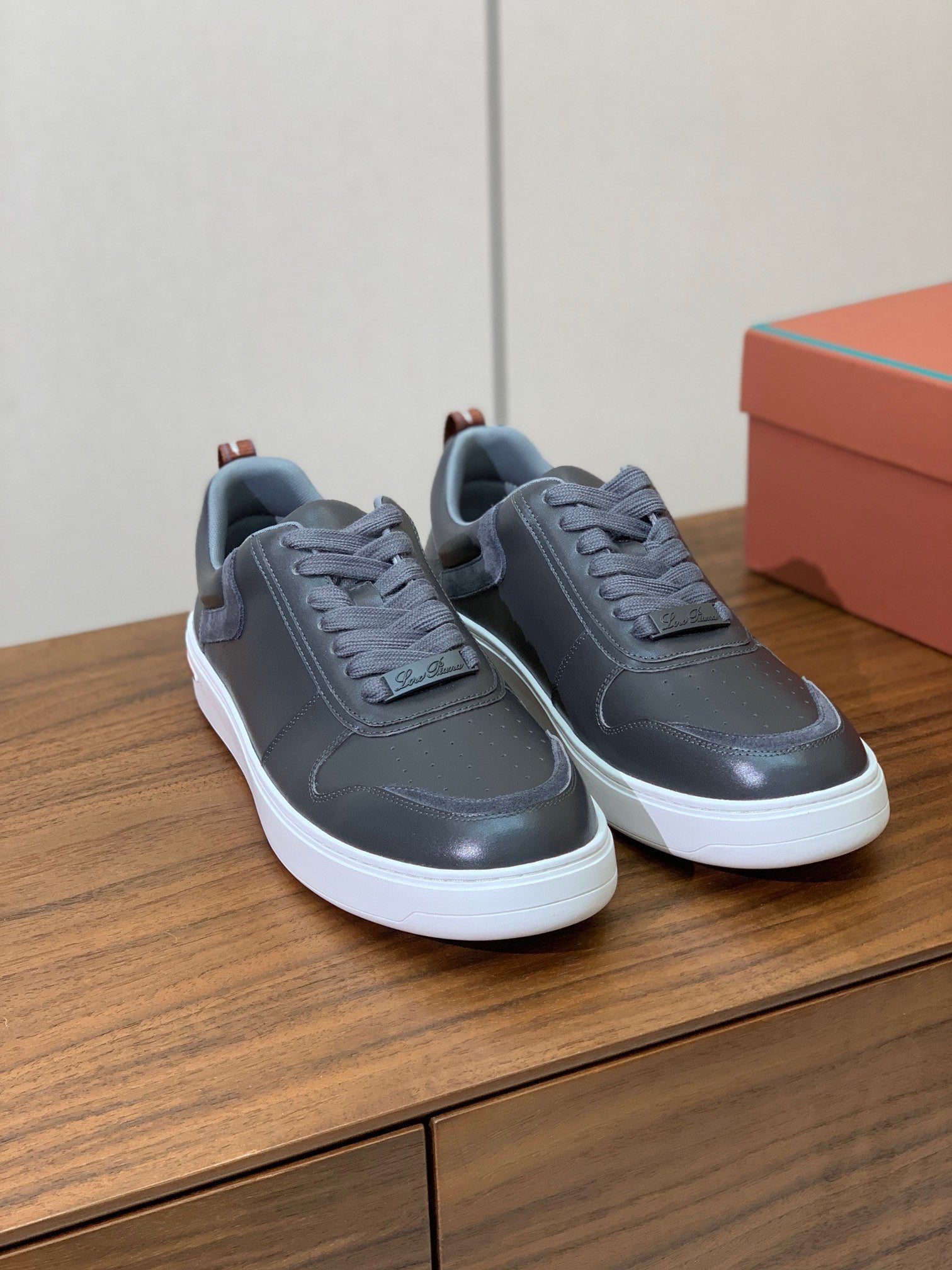 LP SNEAKERS IN SLATE GREY CALFSKIN WHITE SOLE