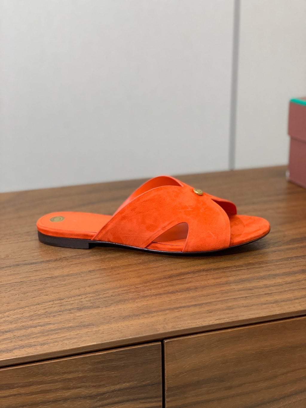 FLAT SLIPPERS IN ORANGE SUEDE