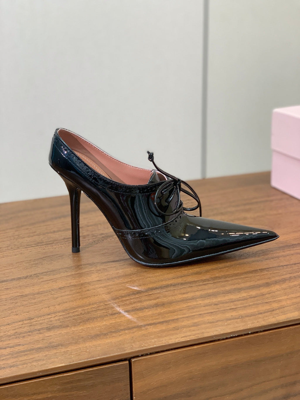 ALAIA 26S LACE-UP HEELED 105 MM IN BLACK GLOSSY CALFSKIN