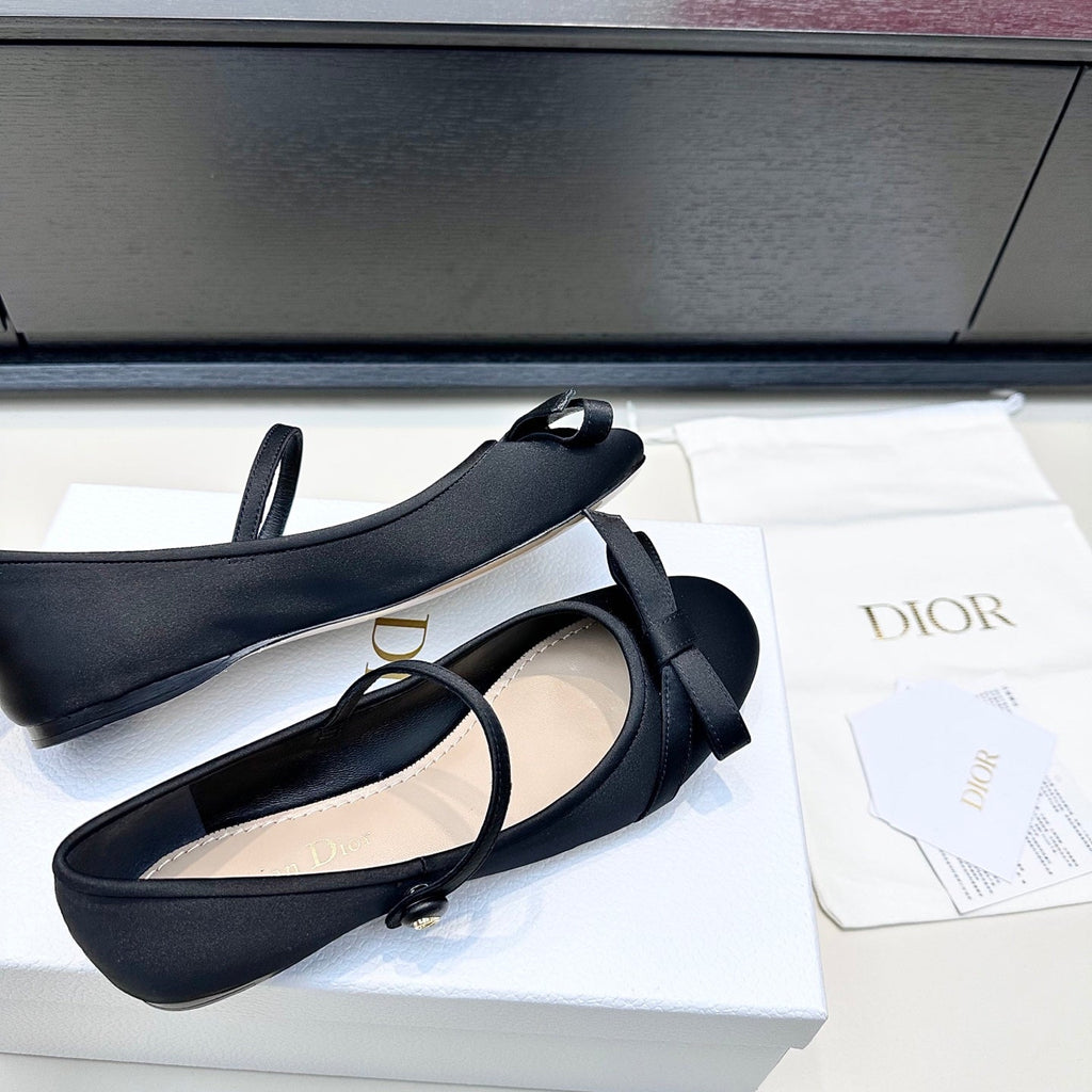 DIOR 26S LOVELY-D BALLET FLAT IN BLACK SATIN WITH BOW