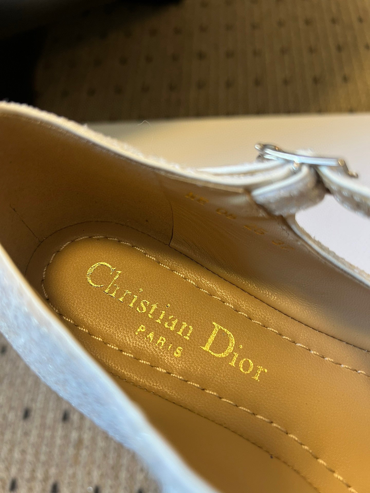 DIOR 26S BALLET FLAT IN WHITE LAMINATED LAMBSKIN AND GLITTER