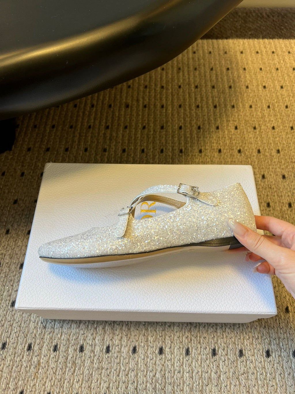 DIOR 26S BALLET FLAT IN WHITE LAMINATED LAMBSKIN AND GLITTER