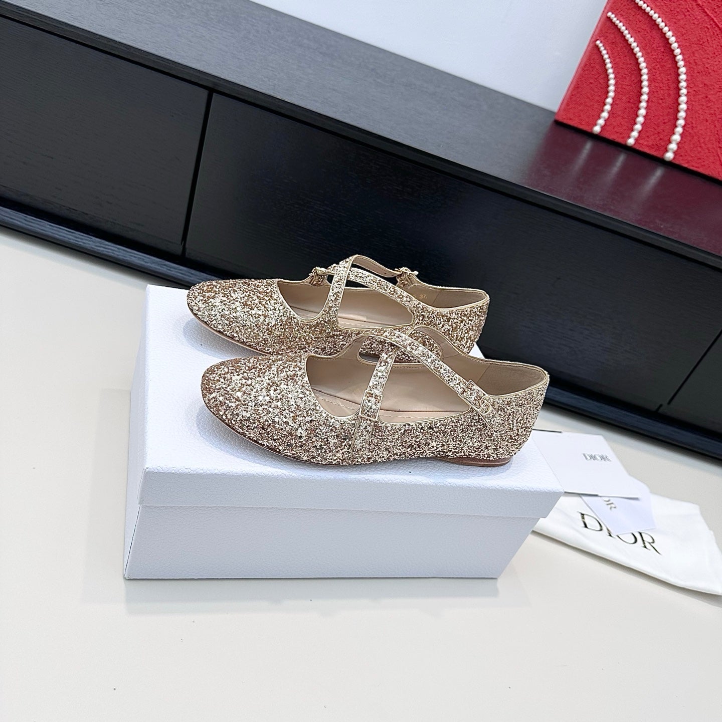 DIOR 26S BALLET FLAT IN GOLD LAMINATED LAMBSKIN AND GLITTER
