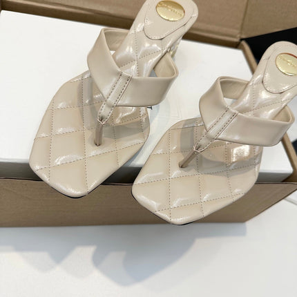 YSL 26S QUILTED THONG SANDALS 50 MM IN BEIGE LAMBSKIN