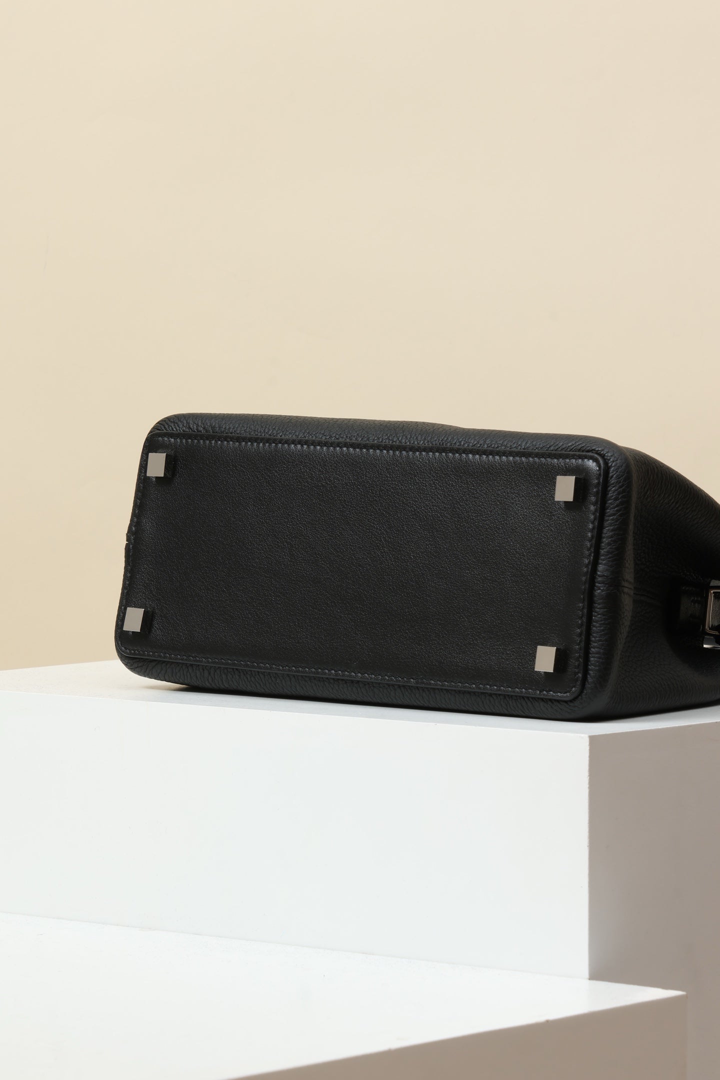 HM 25S MEDOR 27 CM IN BLACK TOGO