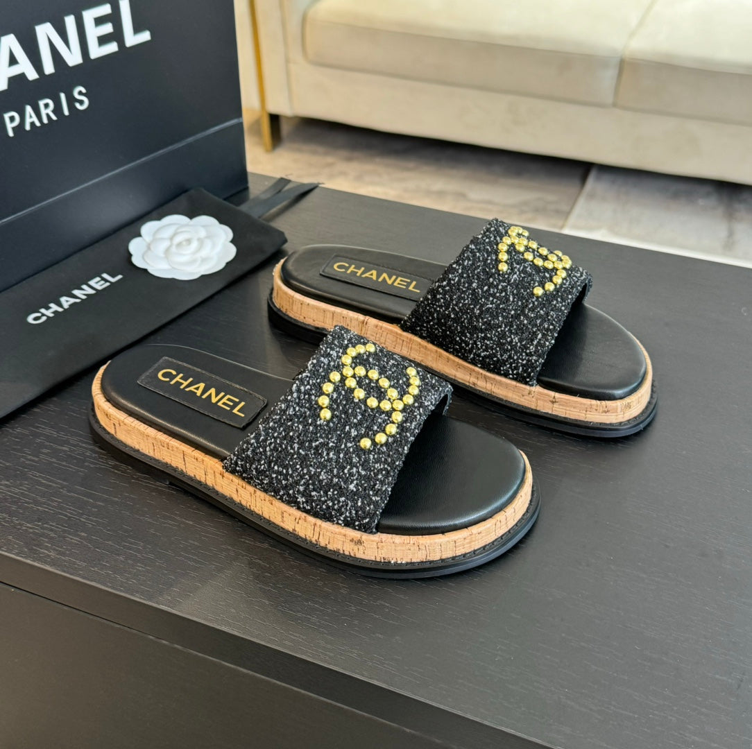 Double C Wood Grain Platform Slippers Black Wool