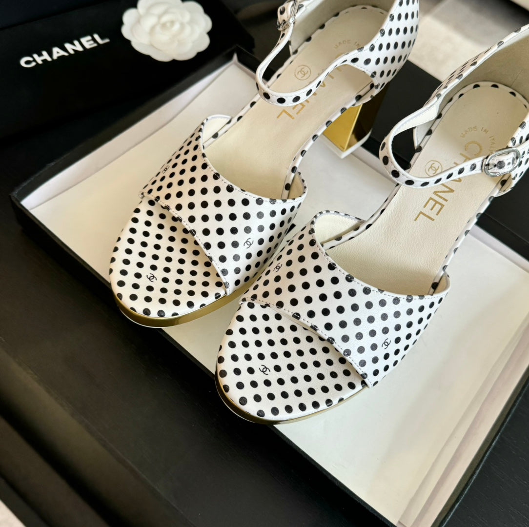 Platform Peep-Toe Sandals White/Black Caro Lambskin