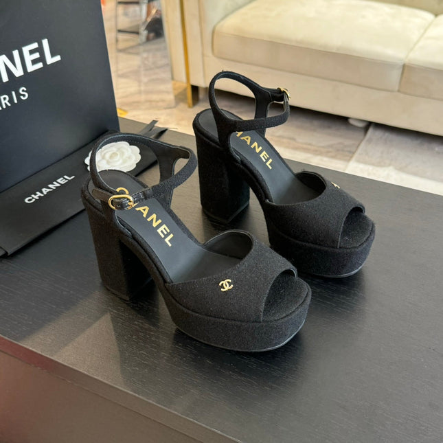 HIGH HEEL PLATFORM SANDALS IN BLACK SUEDE